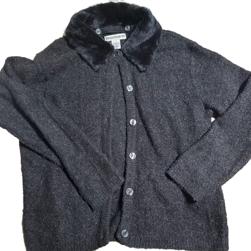 Passports Fuzzy Collared Sweater L